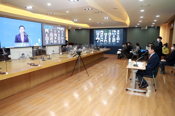 평택시는 지난 1월25일부터 3월15일까지 총 23회에 걸친 2021년 읍면동 온라인 시민과의 대화를 성공적으로 마무리했다. (사진제공=평택시청)