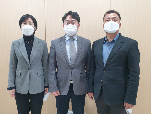 과천시의회 더불어민주당 소속의원들은 최근 임시회에서 LH 투기 사건과 관련, 시 공무원에 대한 전수조사를 실시할 것을 요구했다. (사진제공=과천시의회)