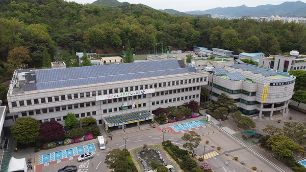 안산시는 지난 26일 올 6월 개관 예정인 해양안전체험관 운영 활성화를 위해 경기평택항만공사와 업무협약을 체결했다. 사진은 안산시청 전경. (사진=중앙신문DB)