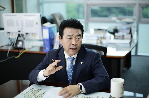 국토교통부와 한국교통연구원이 실시한 온라인 공청회에서 ‘전철 3호선 대화-금릉 구간 연장 계획이 ’제4차 국가철도망 구축 계획‘ 초안에 반영되는 등 조리-금촌선(통일로선) 건설이 장래 여건 변화 등에 따라 추진 검토가 필요한 후보사업에 포함돼 사업 추진에 파란불이 켜졌다. (사진=중앙신문DB)