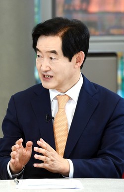 안병용 의정부시장은 “코로나19로 인한 기업 피해를 지속적으로 파악하고 피해가 최소화될 수 있도록 경기도와 함께 전 방위적인 지원을 아끼지 않겠다”라고 밝혔다. (사진제공=의정부시청)