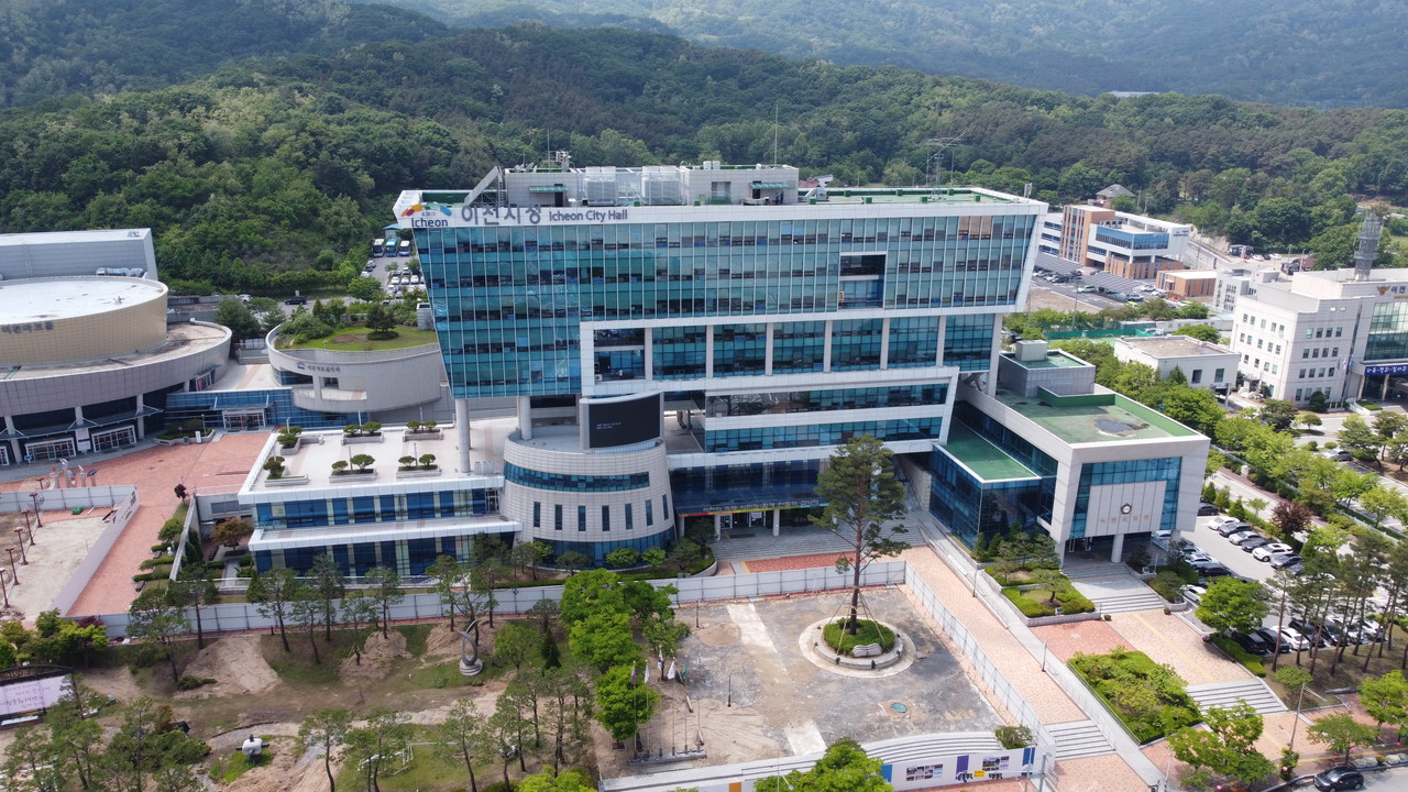 이천시는 경기도콘텐츠진흥원 주관 2021년 경기 VR/AR 공공서비스 연계지원사업 공모에 선정됐다. 사진은 이천시청 전경. (사진=중앙신문DB)
