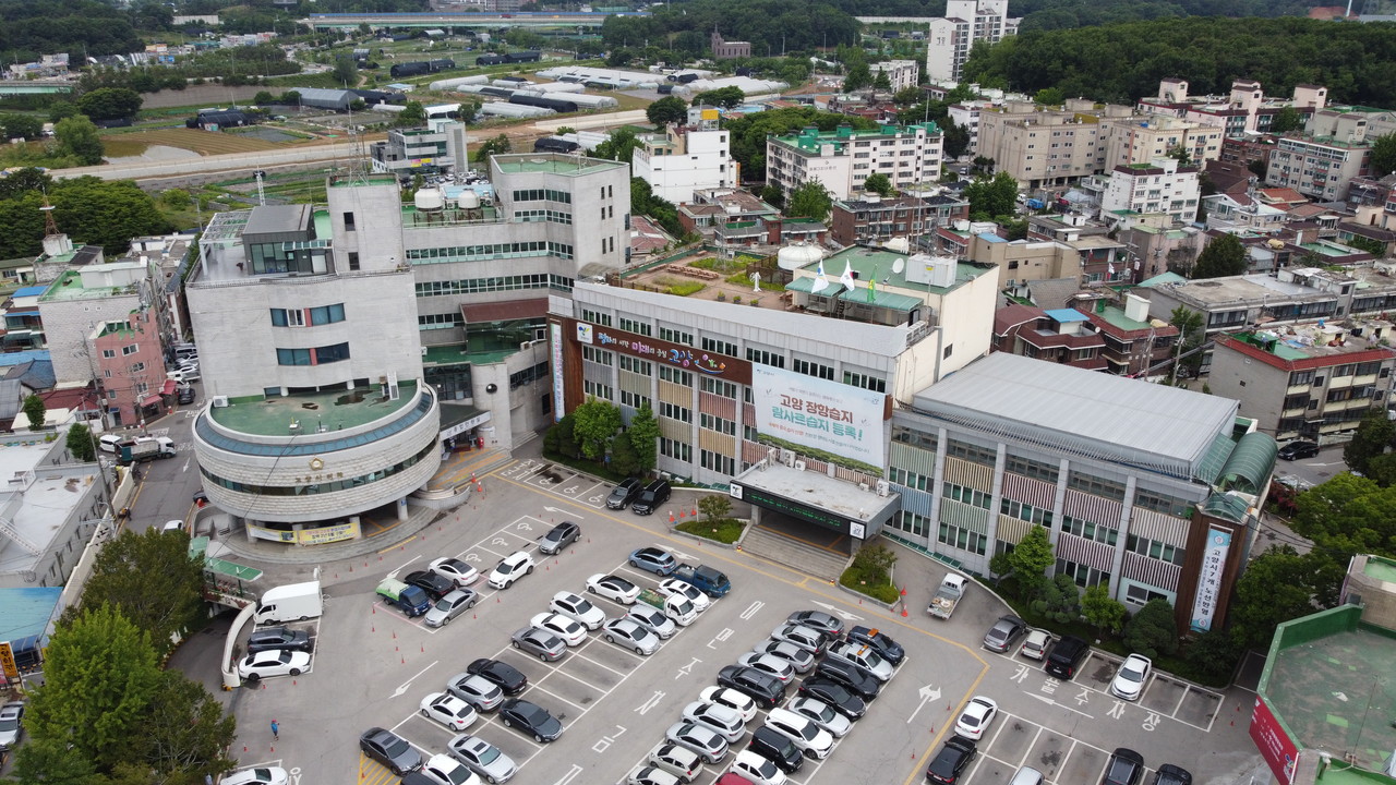 고양시는 행정안전부 주관 ‘2020년 공공데이터 제공 운영실태 평가’에서 우수기관으로 선정됐다고 26일 밝혔다. 사진은 고양시청 전경. (사진=중앙신문DB)
