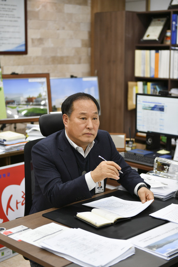 정동균 군수는 “국회 및 관계부처와의 지속적인 네트워킹으로 노력의 결실을 맺게 됐다”며 “12만 양평군민의 따뜻한 동행이 함께했기에 이루어진 결과”임을 강조했다.
