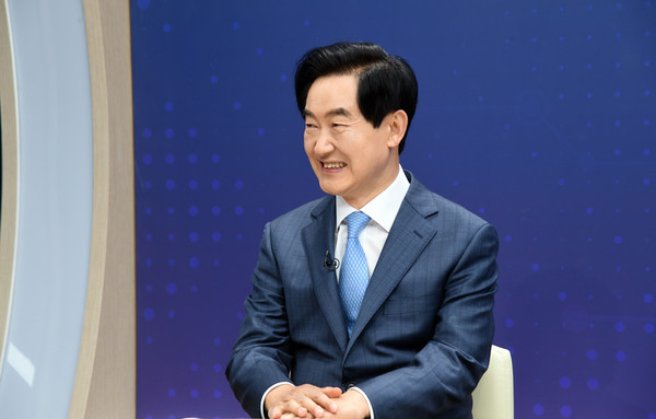 안병용 의정부시장은 지난 10일 경기연구원 유치, 캠프라과디아 반환, 권역별 복합체육시설 설치, 코로나19 예방접종센터 운영 등 의정부시 2021년 하반기 역점 추진사업에 대해 밝혔다. (사진제공=의정부시청)
