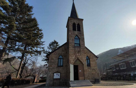 파주 갈곡리성당과 말레이지아교, 라스트찬스 등 3건이 경기도 등록문화재 예비심의를 통과해 오는 10월 확정 심의를 남겨 놓고 있다. 사진은 갈곡리성당 전경. (사진제공=파주시청)