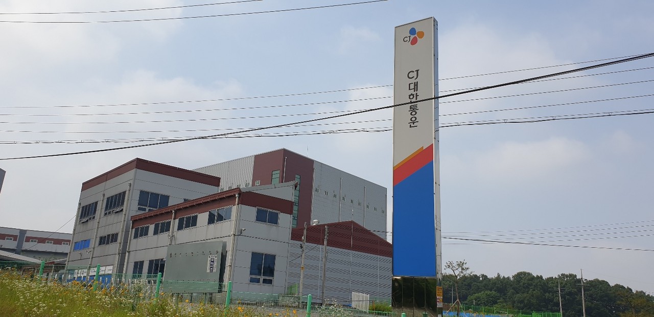 택배 노조가 지난 9일 부터 2차 사회적 합의 결렬로 무기한 전면 파업에 돌입한 뒤, 용인시 일부 지역에 배송이 늦어지고 있는 것으로 파악되고 있다. (사진=허찬회 기자)