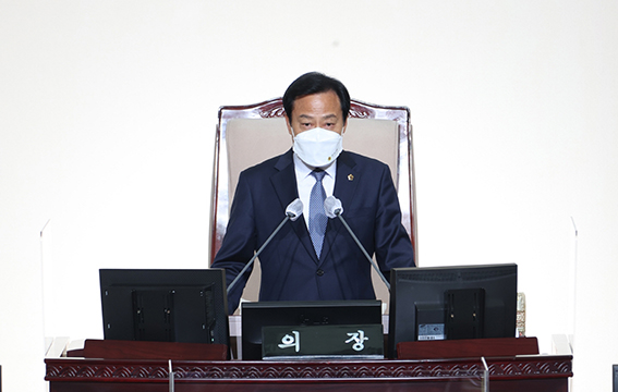 장현국 의장은 23일 오전 경기도의회 본회의장에서 열린 제352회 정례회 제4차 본회의에서 ‘진정한 지방자치 완성’의 중요성을 강조했다. (사진제공=경기도의회)