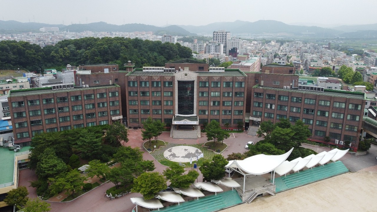 교육부가 26일 경기도교육청이 제출한 안산동산고의 자율형 사립고(자사고) 지정 취소에 적정하다며 동의했다. 사진은 안산동산고 전경 (사진=김소영 기자)