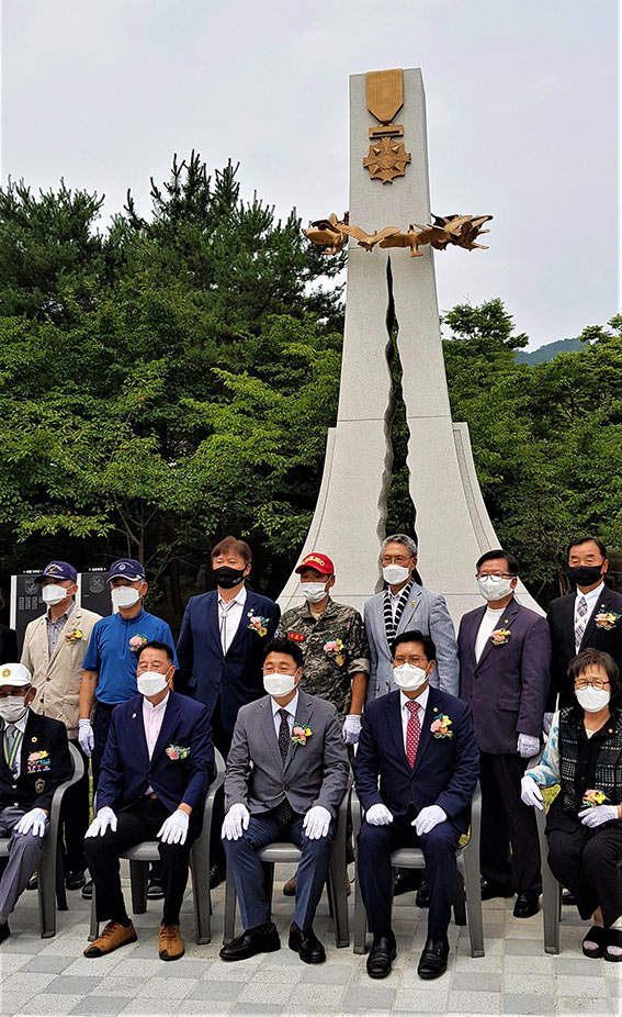 이천시는 6일 관고동 399번지 일원(설봉공원 내)에서 이천시 월남전참전 기념탑 제막식을 개최했다. (사진=송석원 기자)