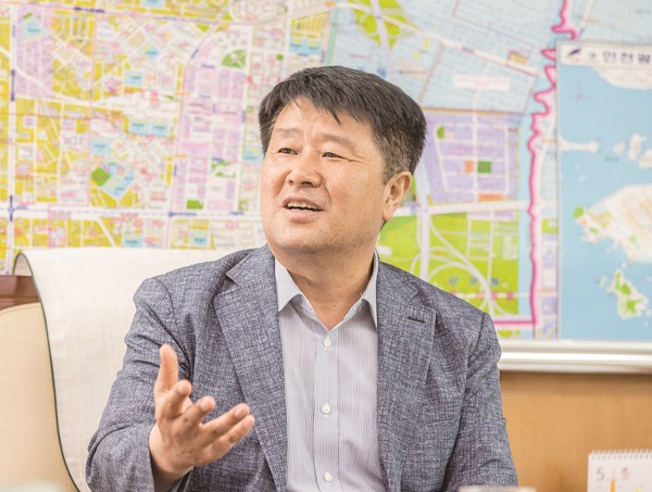 박형우 인천 계양구청장은 “남은 임기 동안 구청장의 막중한 책무를 다하고 구민과 소통하며 계양의 빛나는 미래를 만들어 가겠다”라고 민선 7기 취임 3주년 인사를 전했다. (사진제공=계양구청)