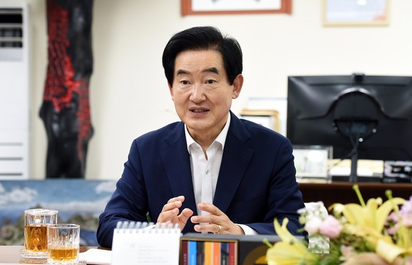 의정부시는 다양해진 시민들의 행정 요구에 대응하기 위한 적극적인 공직자의 역할을 강조하며 다양한 적극행정 시책을 추진하고 있다. 사진은 안병용 시장. (사진제공=의정부시청)