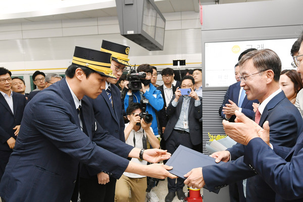 2019년 9월 시민 기대 속 도시철도 ‘김포골드라인’ 개통. (사진제공=김포시청)