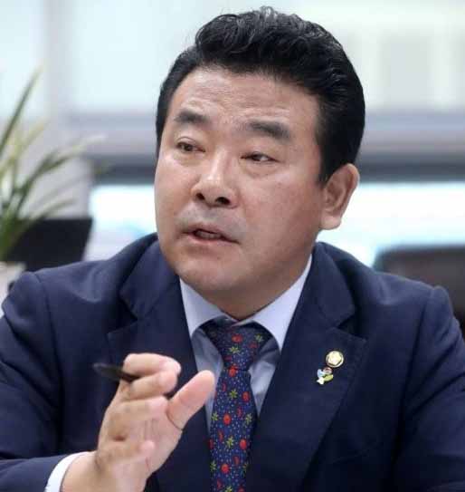 무소속 곽상도 의원 아들 곽병채 씨가 화천대유에 근무할 당시 공사 기간을 고작 25일을 단축했다는 이유 만으로 50억 원의 퇴직금을 받았다는 주장이 됐다. (사진=중앙신문DB)
