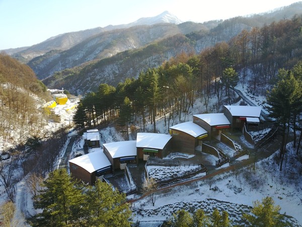 경기도는 올해 1390억원의 예산을 들여 ‘탄소중립 실현과 도민의 행복 구현’을 목표로 ‘2022년도 경기도 산림시책’을 추진한다. 사진은 가평 강씨봉자연휴양림. (사진제공=경기도청)