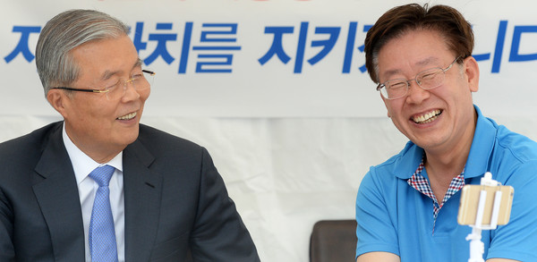 더불어민주당 이재명 대선후보와 김종인 전 국민의힘 총괄선대위원장의 갑작스런 회동 사실이 알려지면서 정치권, 특히 야당의 촉각이 곤두선 가운데 이목이 집중되고 있다. (사진=중앙신문DB)