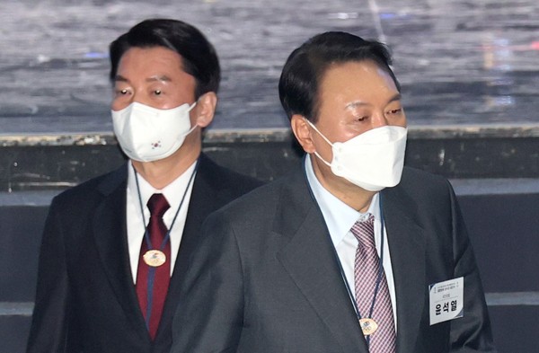 최근 정치권에서 제기되고 있는 ‘야권 단일화’ 방안을 놓고 국민의힘 측이 국민의당 안철수 후보에게 ‘단일화 방안’을 양보하라고 요구해 정치권의 비상한 관심을 모으고 있다. (사진=중앙신문DB)