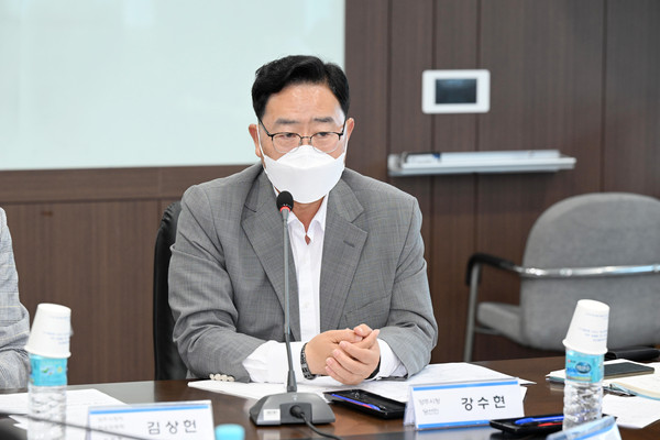 제7기 양주시장직 인수위원회는 지난 28일 강수현 당선인과 인수위원이 참석한 가운데 복지·문화예술, 사회적경제 분야 기관·단체장과의 정책간담회를 개최했다. (사진제공=강수현 당선인)