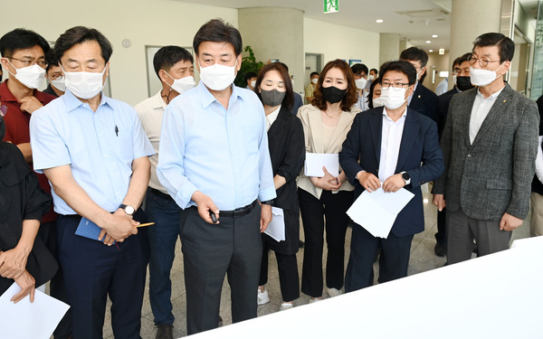 방세환 당선인이 인수위와 시민체육관 현장을 방문했다. (사진제공=광주시청)