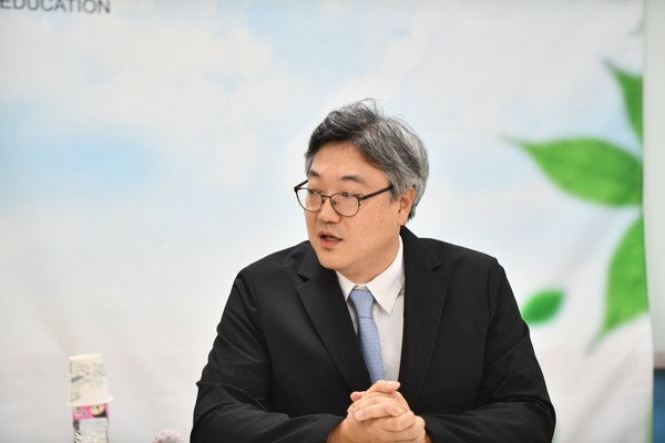 29일 오전 11시 경기도교육복지종합센터 브리핑룸에서 박주형 인수위 부위원장이 경기교육의 방향과 3대 원칙, 10대 정책 목표를 발표했다. (사진제공=경기도교육감직인수위)