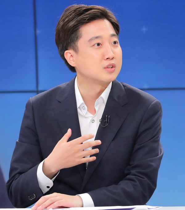 국민의힘 이준석 대표는 최근 당내에서 회자되고 있는 갈등 상황에 대해 “별의별 이야기가 다 들린다”며 강한 불만을 드러냈다. (사진=중앙신문)