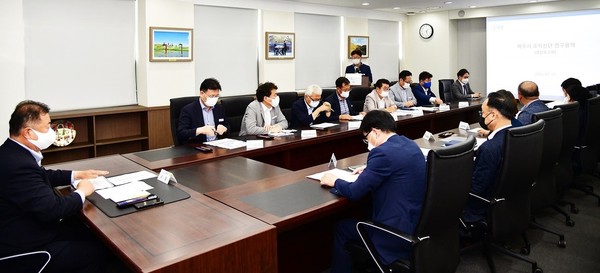 파주시는 ‘시민 중심의 더 큰 파주’란 기치 아래 김경일 시장 임기 내 인구 ‘100만 도시’를 이루기 위해 총력을 기울이기로 했다. (사진제공=파주시청)