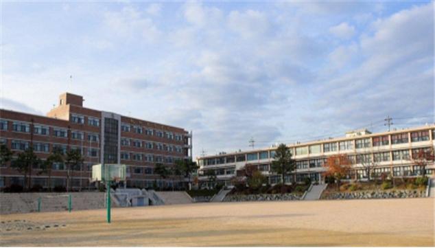 인천 남동구에 있는 옛 도림고 건물이 청소년들을 위한, 청소년들이 원하는 문화시설로 새롭게 태어날 전망이다. 사진은 인천 남동구 소재 옛 도림고 건물 전경. (사진제공=인천시청)