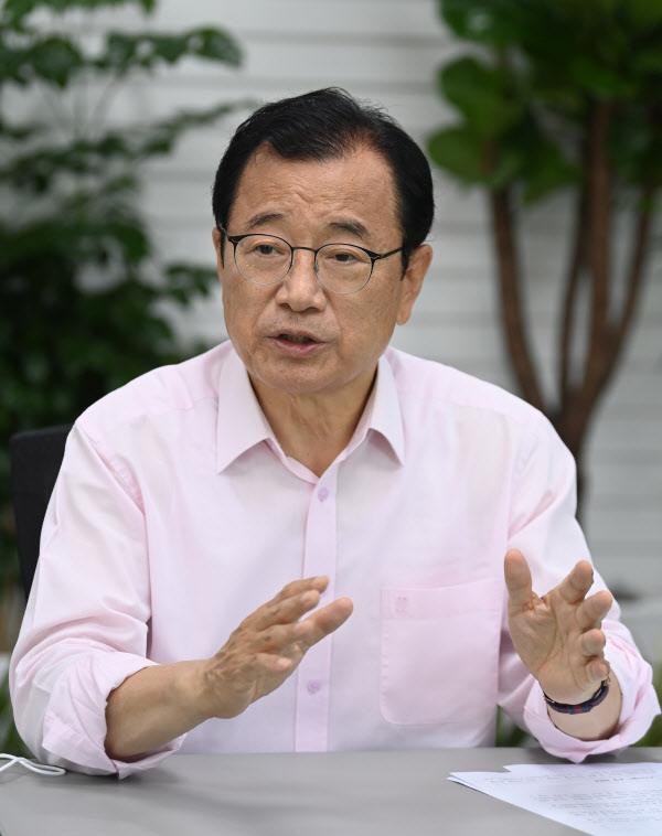 이현재 시장은 "민선8기 하남시는 '살고싶은 도시, 도약하는 하남'을 슬로건으로, 시민들께서 직접 체감하는 '시민중심 행정서비스' 구현을 시정 철학으로 삼았다"고 밝히고 있다. (사진제공=하남시청)
