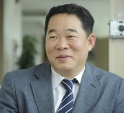 안직수 편집국장