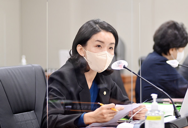 파주시의회 이정은 의원이 발의한 ‘파주시 문화복지 증진 조례안’이 해당 상임위를 통과해 시민들의 ‘삶의 질 향상’을 도모할 수 있게 됐다. (사진제공=파주시의회)