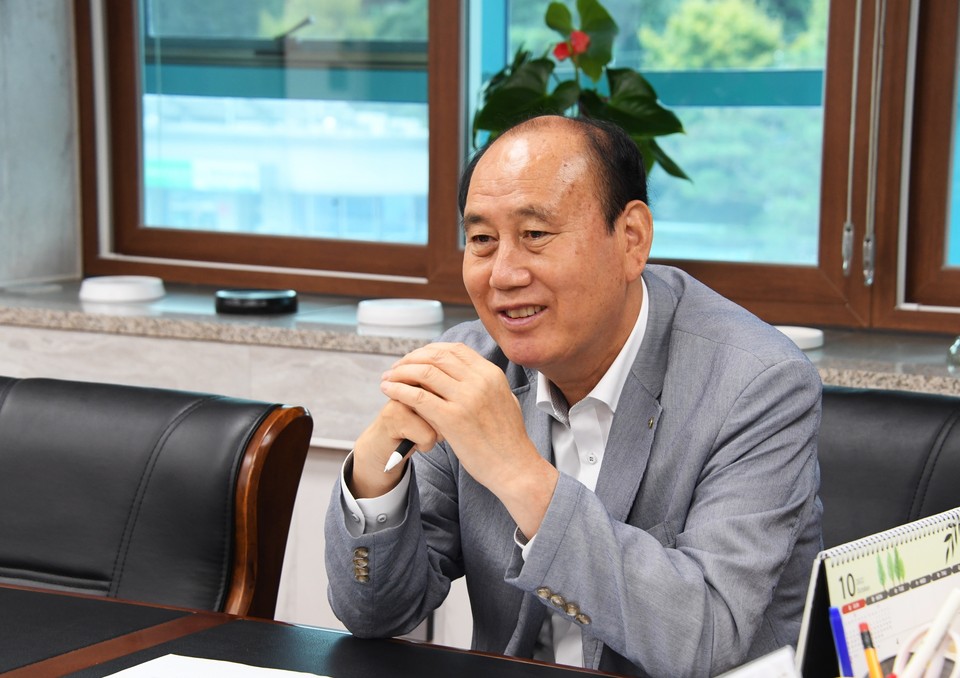 중앙신문은 지난 4일 박형덕 시장과 만나 동두천시정 방향에 대해 다양한 이야기를 들어봤다. (사진=오기춘 기자)