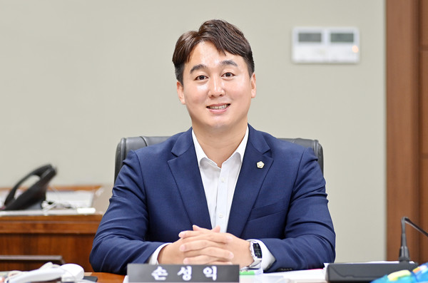 더불어민주당 경기도당은 수석대변인 2명과 대변인 6명, 손석익 파주시의회 의원 등 부대변인 7명을 임명하고, 본격적인 민생 행보에 착수했다. (사진=손성익 파주시의회 의원)