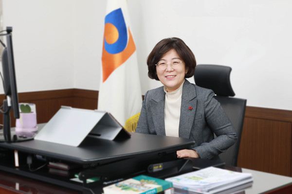 김보라 안성시장이 인터뷰에 응하면서 “시민들과 함께 중단없는 안성발전을 이루겠다”고 말했다. (사진제공=안성시청)