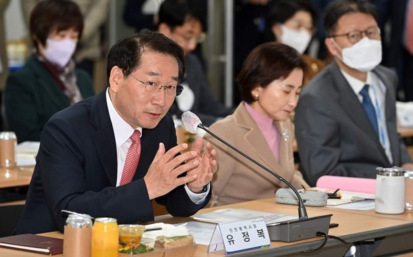 유정복 인천시장이 25일 시청 공감회의실에서 열린 '2022년 국민의힘 인천시당-인천시 당정협의회'에서 인사말을 하고 있다. (사진=유정복 인천시장 페이스북 )