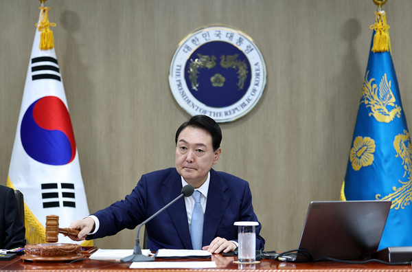 윤석열 대통령의 국정 수행 능력에 대한 평가가 4개월 만에 30%대 중반을 넘어선 것으로 나타나 주목된다. (사진=중앙신문DB)