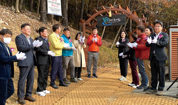 광주시는 9일 퇴촌·남종면 주민자치센터 주차장에서 오리부터 남종면 귀여리를 거쳐 검천리까지 이어지는 ‘팔당호반 둘레길 조성사업’ 준공식을 가졌다. (사진=장은기 기자)