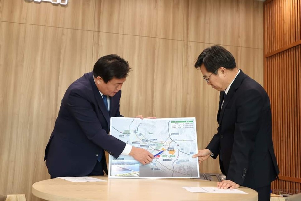 임병택 시장이 지역 현안을 위해 김동연 경기도지사를 찾고, 시흥시를 위해서도 경기도를 위해서도, 대한민국을 위해서도 함께 하겠다고 밝혔다. (사진=임병택 시흥시장 페이스북)