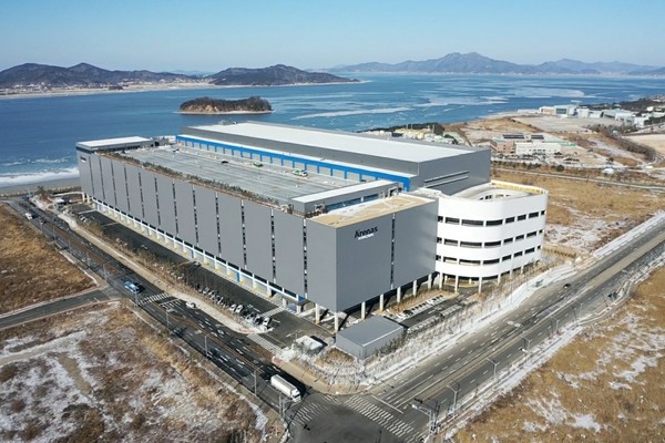 인천경제자유구역청은 14일 세계적인 과학 기업인 써모피셔 사이언티픽(Thermo Fisher Scientific)이 영종국제도시 바이오프로세스 서플라이 센터를 개소했다. 사진은 아레나스영종 물류센터-써모피셔 입주 시설. (사진제공=인천경제청)