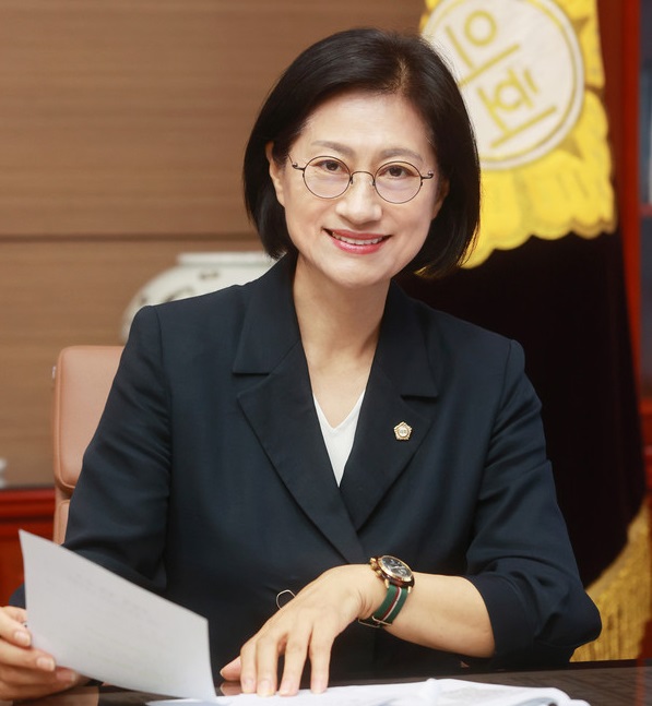 주임록 광주시의장이 중앙신문과의 인터뷰에서 “오로지 광주시민의 행복만을 생각하며 의정활동을 펼칠 수 있어 행복하다”고 말했다. (사진제공=광주시의회)