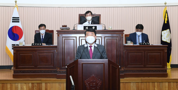 백경현 구리시장은 21일 제319회 구리시의회 제2차 정례회 제1차 본회의에서 민선8기 시장 취임 후 처음으로 실시한 시정연설에서 구리시 신성장 동력 마련을 위한 비전을 제시했다. (사진제공=구리시청)