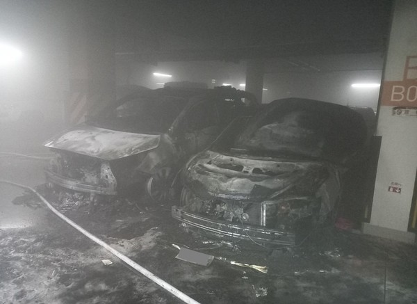 29일 오전 1시44분께 평택시 팽성읍의 아파트 지하주차장에서 불이 났다. (사진제공=경기도소방재난본부)