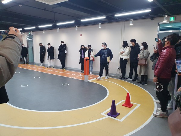 경기도교육청이 디지털 시민역량 강화와 도전·모험·꿈을 위한 체육수업 공간 조성을 함께 추진해 환경 제약을 극복하고 안전한 체육활동을 지원한다. (사진제공=경기도교육청)