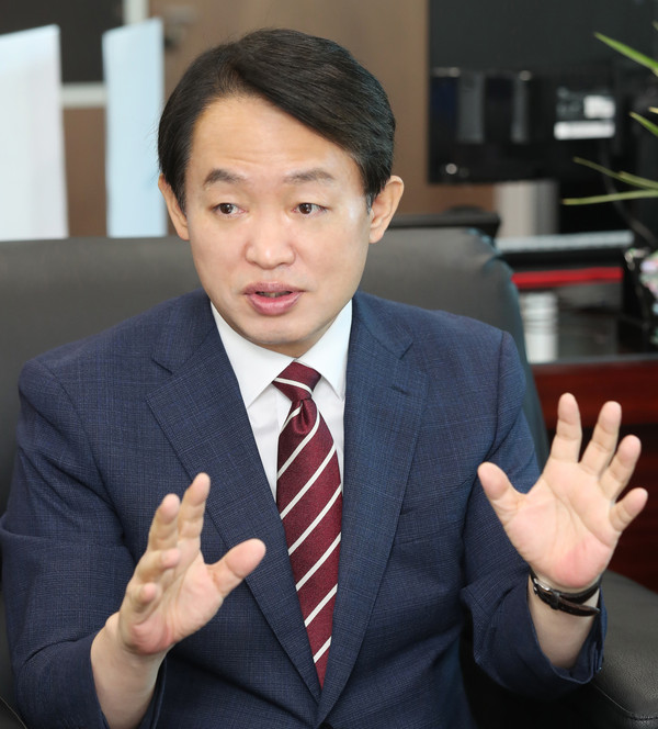 김찬진 구청장이 “구민과 함께 새로운 도시, 미래 세대에게 자랑스럽게 물려줄 수 있는 도시를 만들겠다는 구민과의 약속을 충실하게 실천하겠다”고 말했다. (사진제공=인천 동구청)