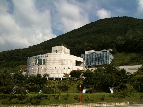 동두천시 소요산국민관광지 내에 위치한 자유수호평화박물관이 설 연휴인 오는 21일부터 박물관 일원에서 ‘명절맞이 체험행사’를 실시한다. 사진은 자유수호평화박물관 전경. (사진제공=동두천시청)