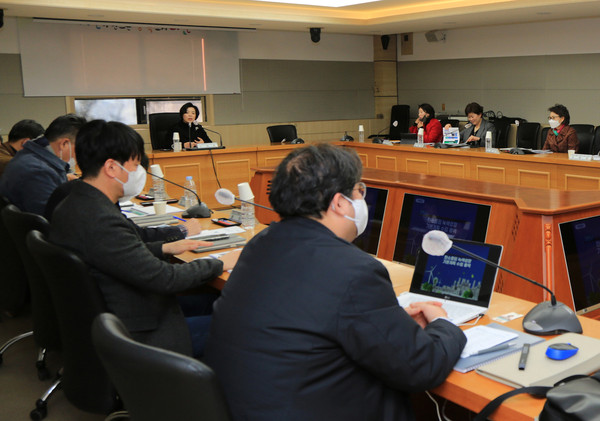 과천시는 지난 27일 시청 상황실에서 ‘과천시 탄소중립 녹색성장 기본계획 수립용역’ 착수보고회를 개최했다. (사진제공=과천시청)