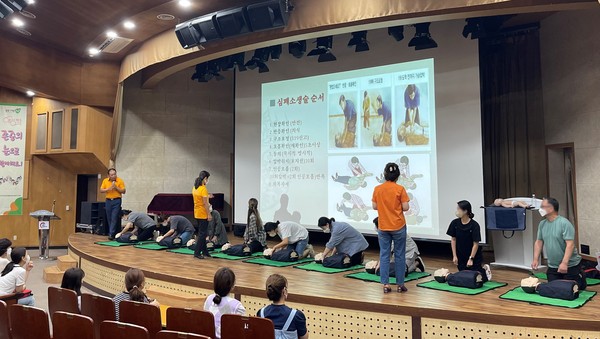 남양주시가 올해 어린이집 지원 사업의 일환으로 보육 교직원을 대상으로 한 ‘응급 처치 및 심폐 소생술 교육’을 확대 운영한다. (사진제공=남양주시청)