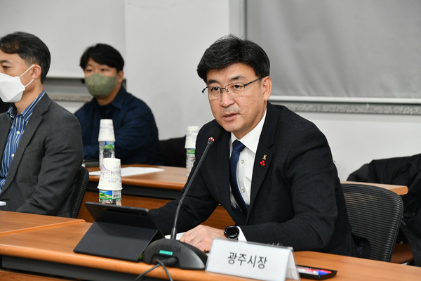 광주시가 국가 사적인 광주조선백자요지 문화재 구역 주변 규제범위를 대폭 축소하는 성과를 거뒀다. 사진은 방세환 광주시장. (사진제공=광주시청)