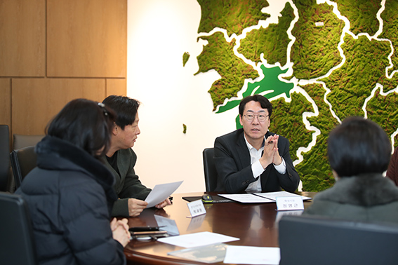 정명근 화성시장은 21일 한국유치원총연합회 화성시분회와 가진 차담회를 통해 “사립유치원 지원 등 유아교육에 힘쓰겠다”고 밝혔다. (사진제공=화성시청)