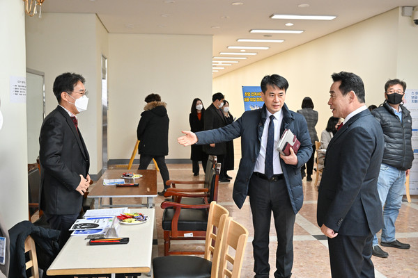 포천시가 지난 20일 포천 여성회관 청성홀에서 2023년도 중소기업지원 시책설명회를 개최했다. (사진제공=포천시청)