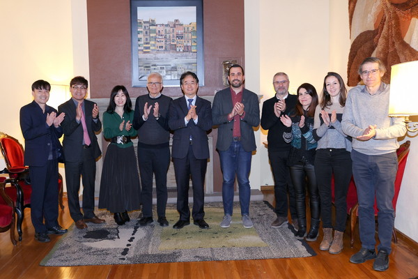 이동환 고양특례시장이 지난 1일 스페인 지로나(Girona) 시를 방문해 꽃축제, 미식거리 등 관광 콘텐츠 활성화 방안에 대해 논의했다. (사진제공=고양시청)